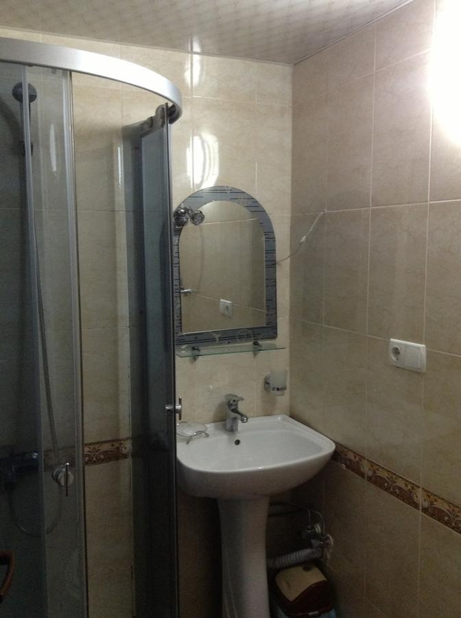 באטומי Hotel Verona מראה חיצוני תמונה